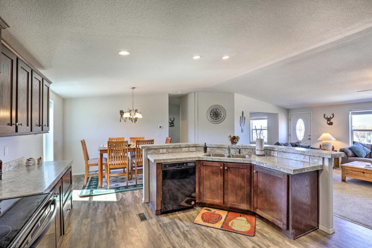 Desert Escape Off I-10 With Over 1 Enclosed Acre! Mescal Buitenkant foto
